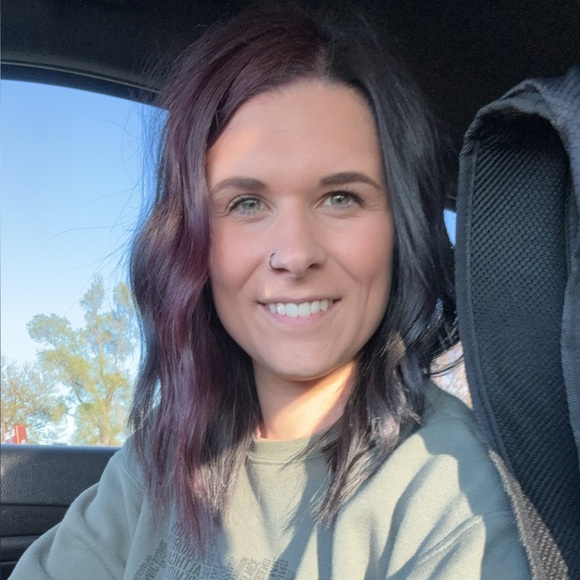 Meet your Posher, Gabby - Picture 1 of 1